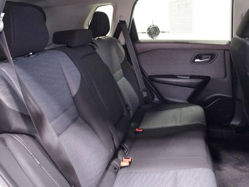 Used 2023 Nissan Rogue SV image 17