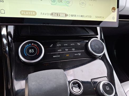 Used 2023 Land Rover Range Rover Sport SE image 11