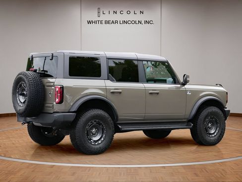 Used 2025 Ford Bronco Outer Banks w/ Sasquatch Package AWD/4WD image 12