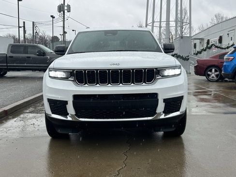 Used 2025 Jeep Grand Cherokee L Laredo w/ Luxury Tech Group I image 3