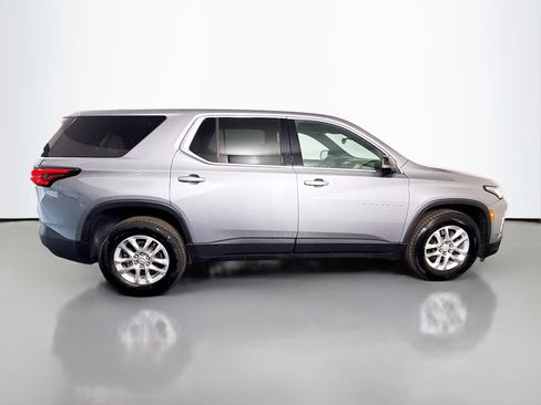 Used 2023 Chevrolet Traverse LS image 11