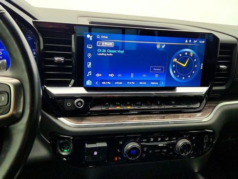 Used 2022 Chevrolet Silverado 1500 LTZ w/ LTZ Premium Package image 18