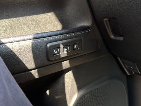 Used 2022 Toyota 4Runner Limited image 12