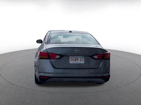 Used 2025 Nissan Altima 2.5 SV image 12