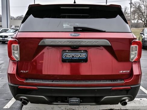Used 2023 Ford Explorer XLT w/ Equipment Group 202A image 7