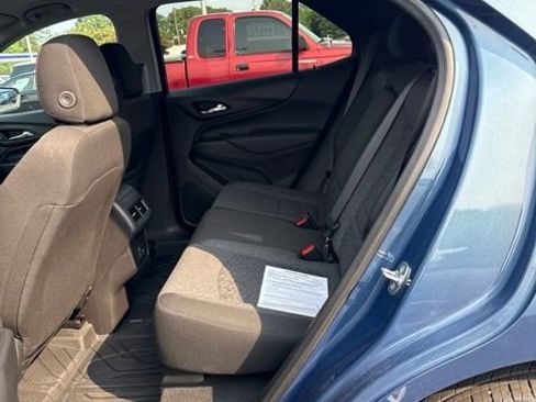 Used 2024 Chevrolet Equinox LT FWD image 3