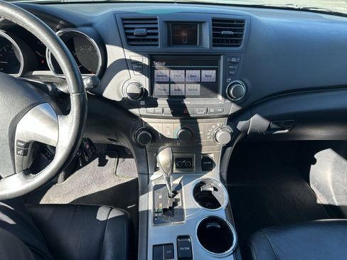 Used 2012 Toyota Highlander SE image 11