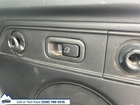 Used 2020 Subaru Forester Touring image 12