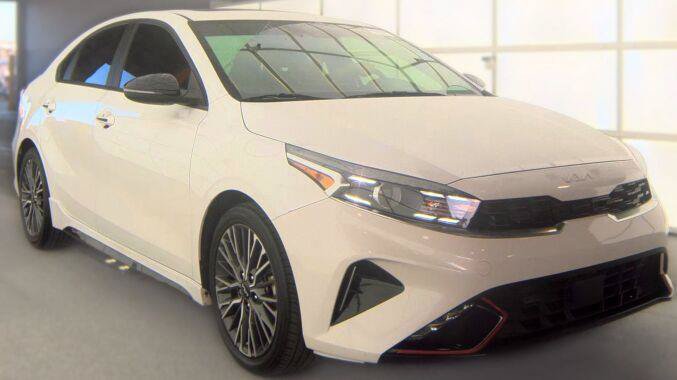 Used 2024 Kia Forte GT-Line w/ GT-Line Premium Package FWD image 3