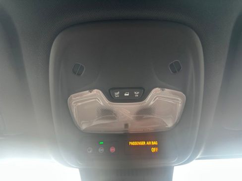 Used 2023 Chevrolet Colorado Trail Boss AWD/4WD image 21