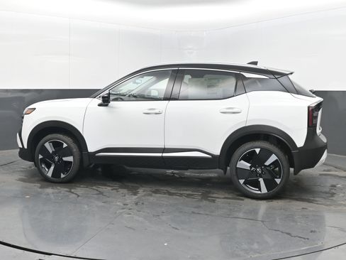 New 2026 Nissan Kicks SR w/ SR Premium Package image 5