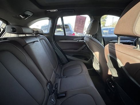 Used 2022 BMW X1 sDrive28i w/ M Sport Package image 7