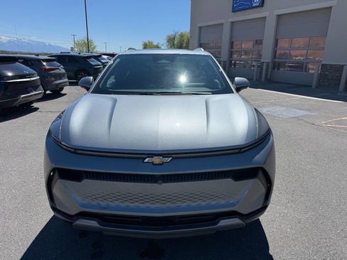 Used 2025 Chevrolet Equinox EV LT image 10
