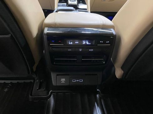 Used 2022 Acura MDX FWD w/ Technology Package image 16