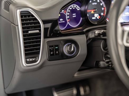 Used 2021 Porsche Cayenne GTS image 22
