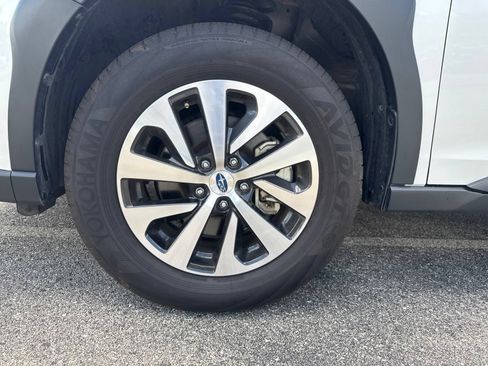 Used 2025 Subaru Outback Premium AWD/4WD image 31