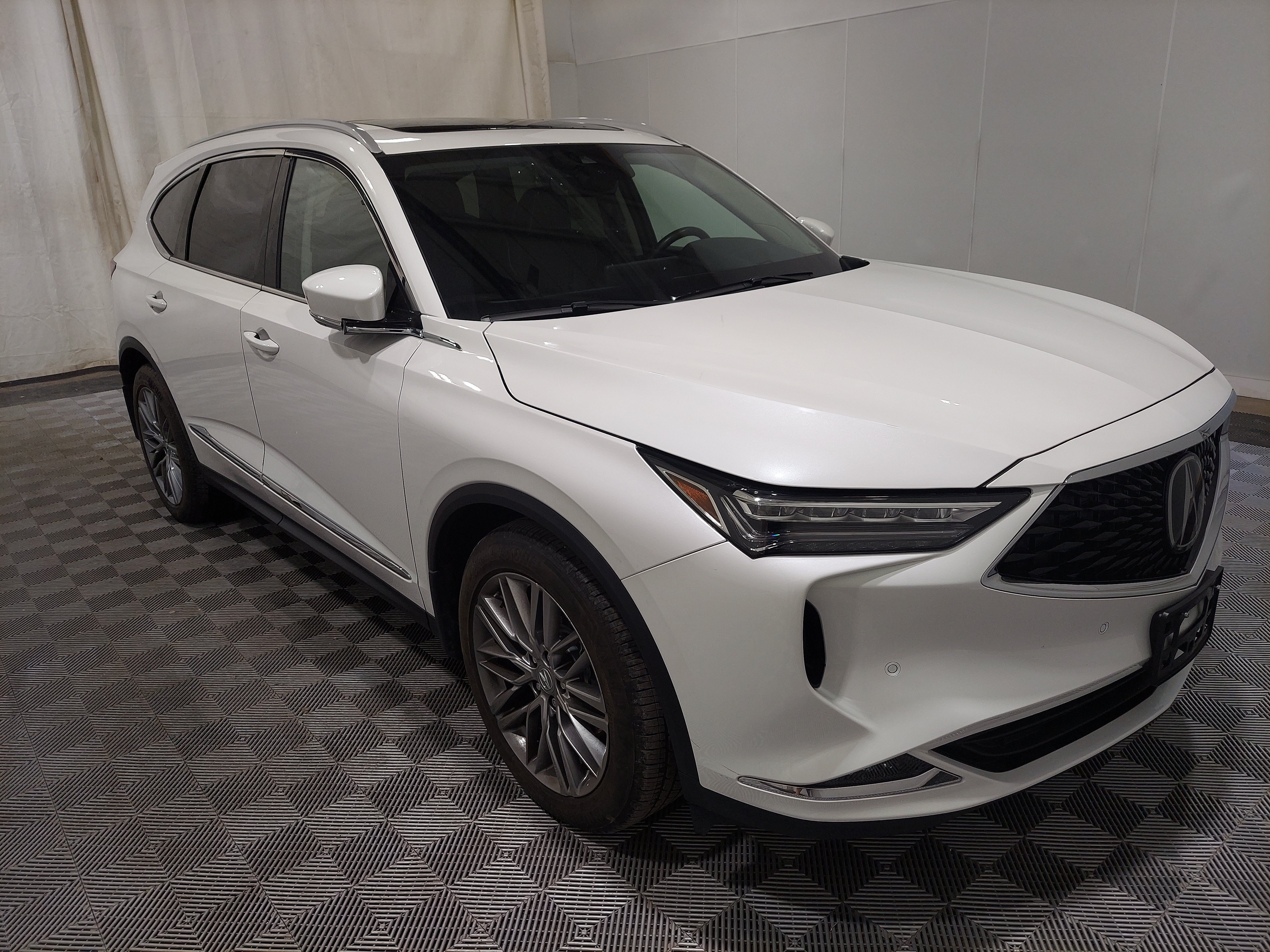 Used 2024 Acura MDX w/ Advance Package AWD/4WD image 4