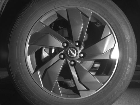 Used 2025 Nissan Rogue SV image 12