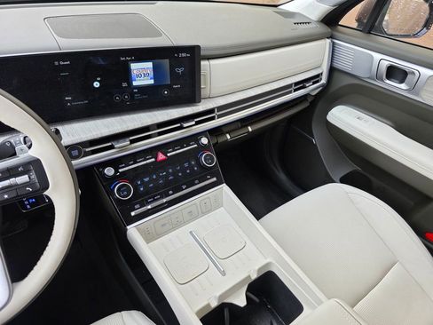 Used 2025 Hyundai Santa Fe Calligraphy image 31