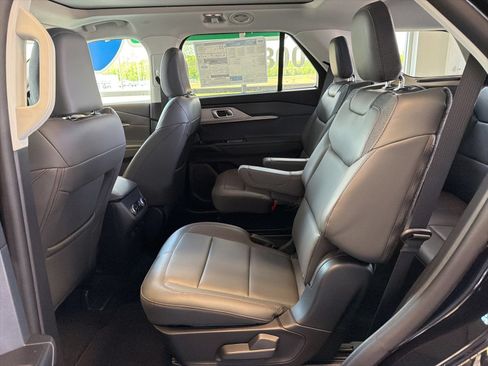 New 2026 Ford Explorer Active w/ Active Comfort Package AWD/4WD image 16