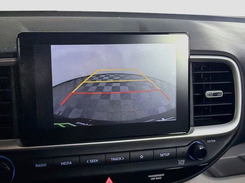 Used 2025 Hyundai Venue SEL FWD image 21