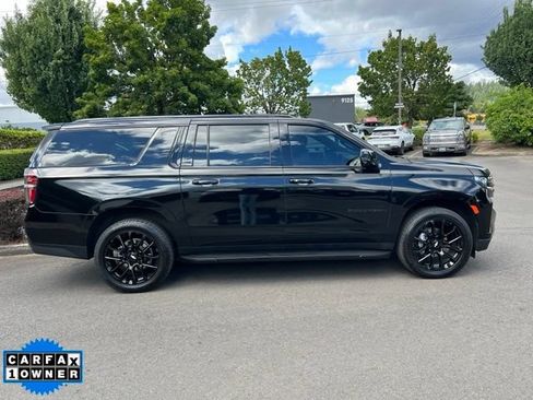 Used 2023 Chevrolet Suburban RST w/ Luxury Package AWD/4WD image 8