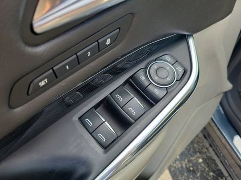 Used 2019 Cadillac XT4 Premium Luxury w/ Enhanced Visibility Package FWD image 22