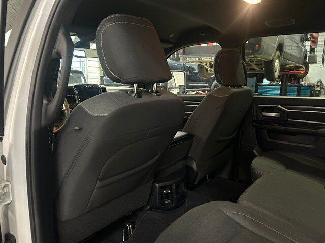 Used 2024 RAM 2500 Big Horn w/ Night Edition AWD/4WD image 34