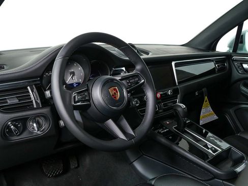 New 2026 Porsche Macan S image 4