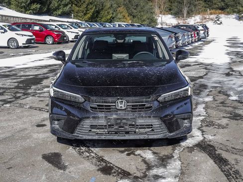 Used 2023 Honda Civic Touring image 3