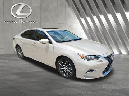 Used 2018 Lexus ES 350 w/ Luxury Package w/Wood Trim FWD image 5