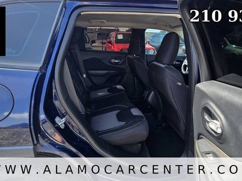 Used 2015 Jeep Cherokee Sport w/ Sport Appearance Group FWD image 19