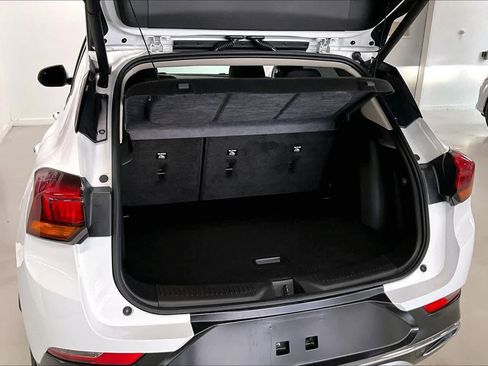 Used 2022 Buick Encore GX Essence w/ Experience Buick Package image 17