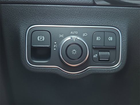 Certified 2023 Mercedes-Benz GLA 250 4MATIC w/ Premium Package image 28