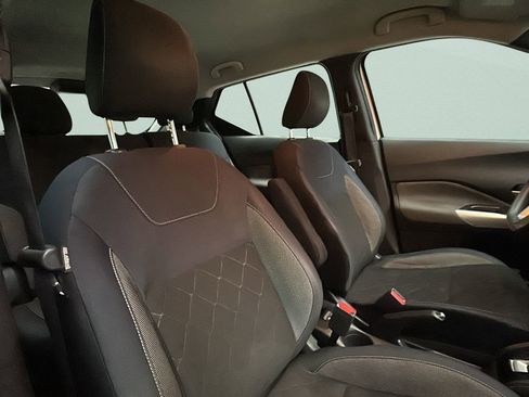 Used 2018 Nissan Kicks SV w/ Exterior Electronics Package FWD image 15