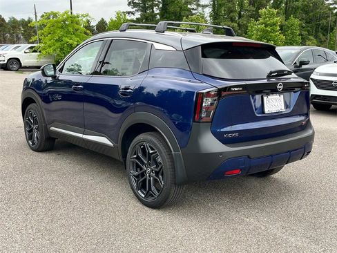 New 2025 Nissan Kicks SR image 7