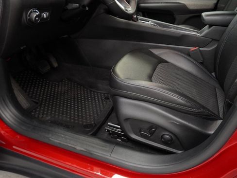 Certified 2025 Jeep Compass Latitude w/ Convenience Group image 40