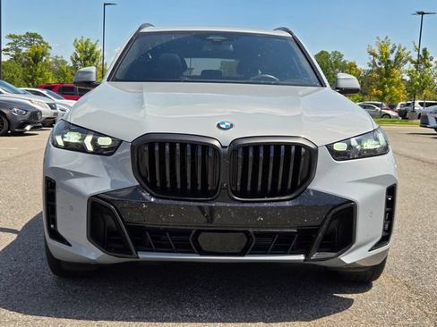 Used 2024 BMW X5 xDrive40i w/ M Sport Package AWD/4WD image 8