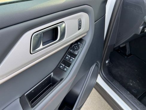 New 2026 Ford Explorer Active w/ Active Comfort Package image 13