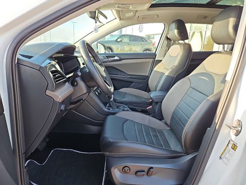 Certified 2023 Volkswagen Taos SEL image 10