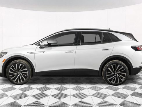 Used 2023 Volkswagen ID.4 Pro S Plus image 21