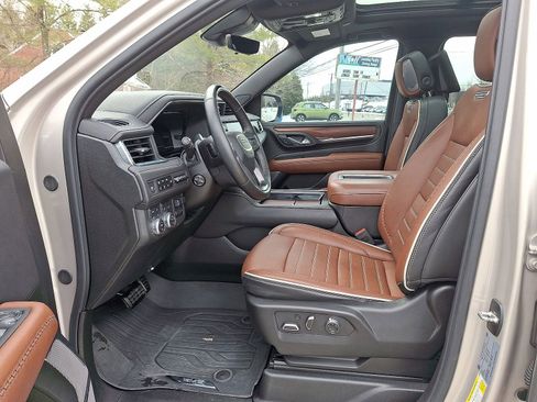 Certified 2023 GMC Yukon XL Denali Ultimate w/ LPO, Floor Liner Package image 11