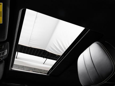 Used 2015 Mercedes-Benz G 63 AMG 4MATIC image 30