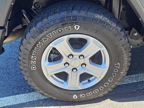 Used 2021 Jeep Wrangler Unlimited Sport AWD/4WD image 26