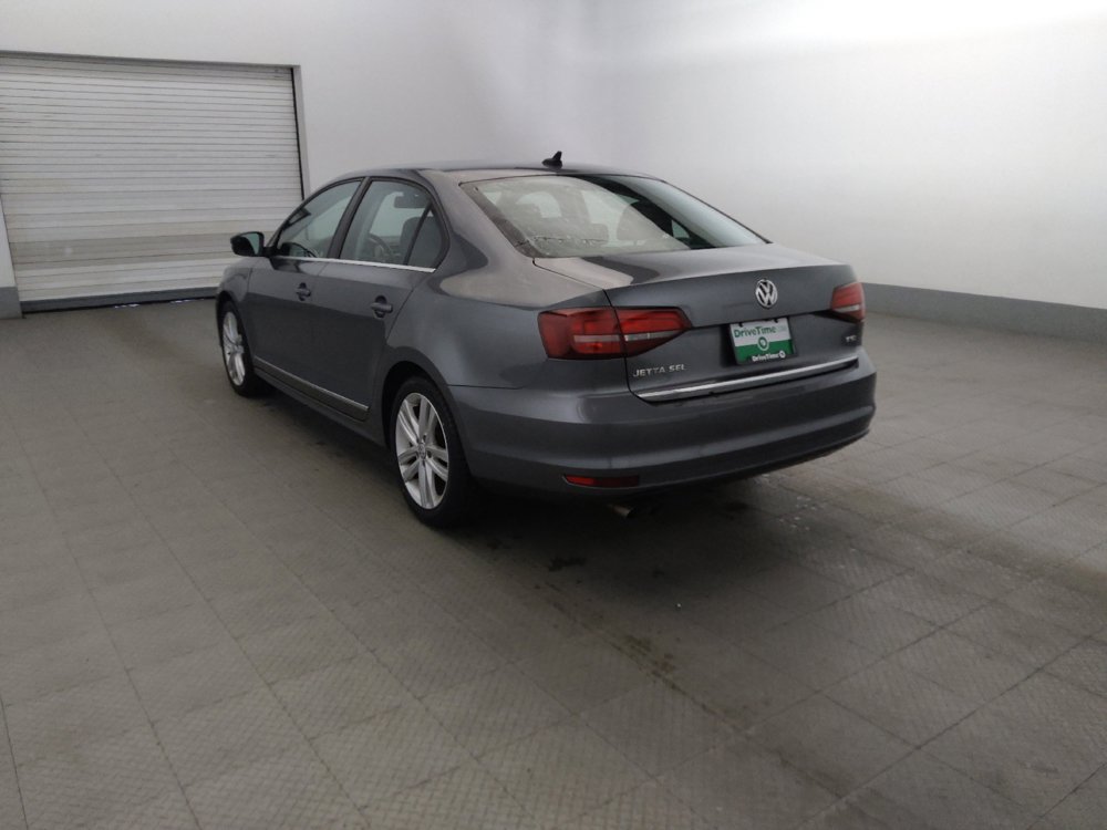 Used 2017 Volkswagen Jetta SEL FWD image 5