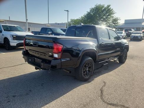 Used 2022 Toyota Tacoma SR5 AWD/4WD image 5