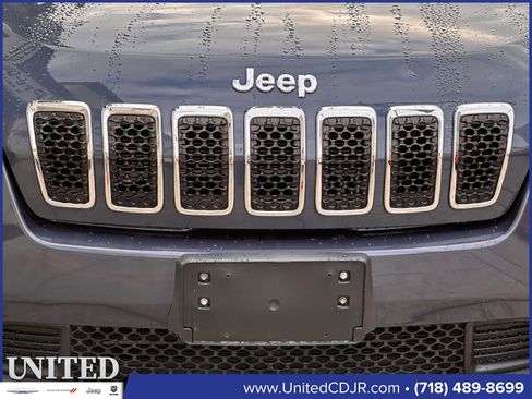Used 2019 Jeep Cherokee Limited image 10