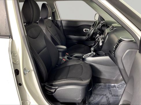 Used 2016 Kia Soul FWD image 26