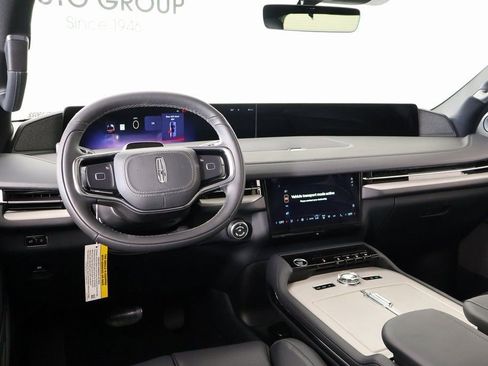 New 2025 Lincoln Navigator Reserve w/ Jet Appearance Package image 2