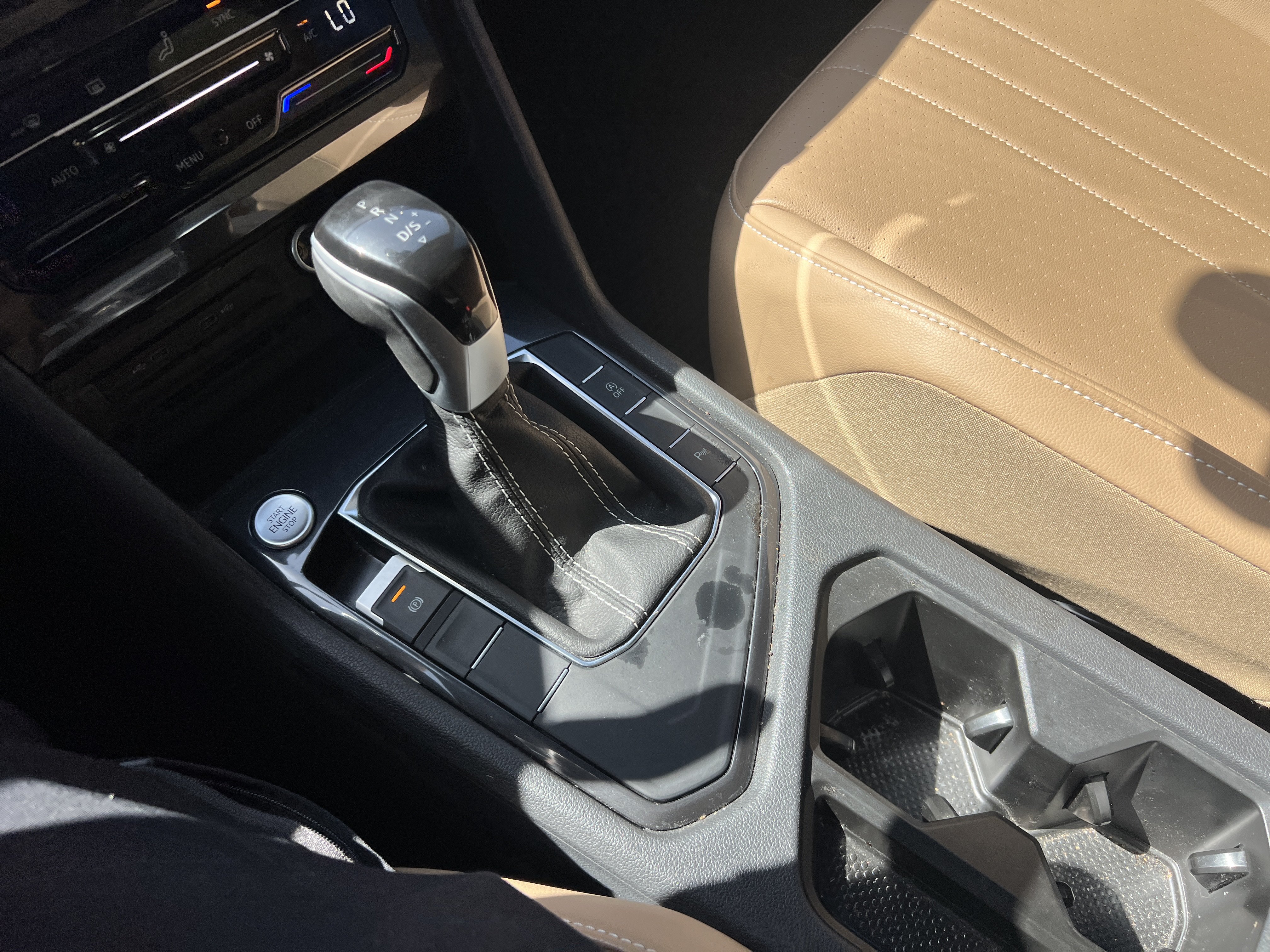 Certified 2024 Volkswagen Tiguan SE R-Line FWD image 22